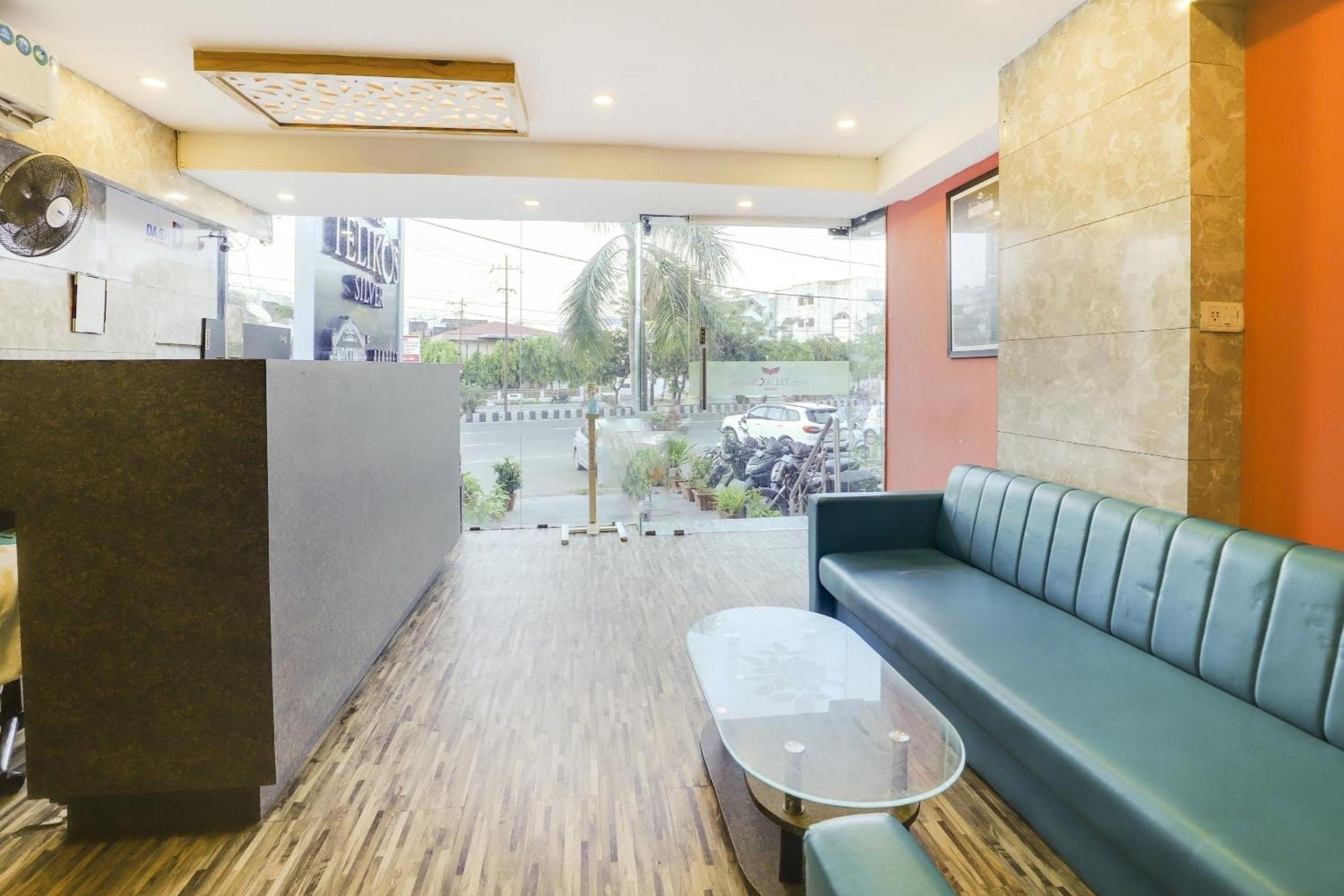 Oyo Hotel Dash Vadódara Exteriér fotografie